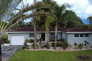 1419 N 16th Ct, Hollywood, FL 33020 - Photo 3