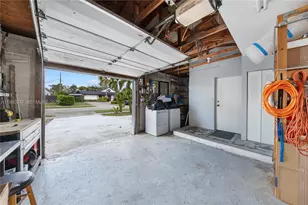 10020 SW 83rd St, Miami, FL 33173 - Photo 21