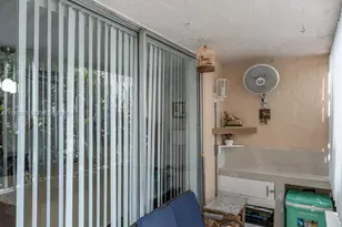 8405 NW 8th St, Miami, FL 33126 - Photo 15