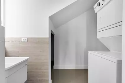 225 NW 40 Ct, Miami, FL 33126 - Photo 13