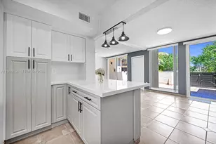 9133 Fontainebleau Blvd, Miami, FL 33172 - Photo 19