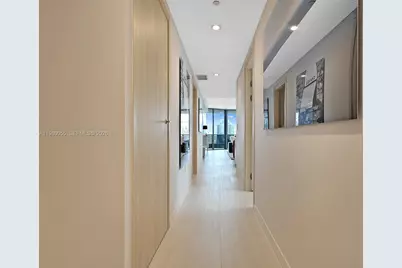 1000 Brickell Plz #3402, Miami, FL 33131 - Photo 29
