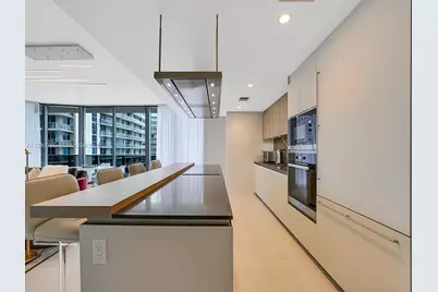 1000 Brickell Plz #3402, Miami, FL 33131 - Photo 11