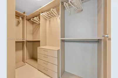 1000 Brickell Plz #3402, Miami, FL 33131 - Photo 25