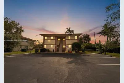 825 SW 10th St #A, Hallandale Beach, FL 33009 - Photo 11