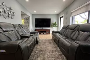 860 NW 18th Pl, Miami, FL 33125 - Photo 1