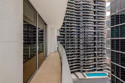1050 Brickell Ave #2822, Miami, FL 33131 - Photo 25