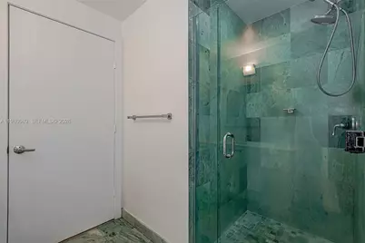 1050 Brickell Ave #2822, Miami, FL 33131 - Photo 21