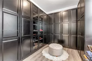 9881 W 34th Ave, Hialeah, FL 33018 - Photo 13
