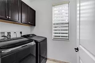 9881 W 34th Ave, Hialeah, FL 33018 - Photo 21