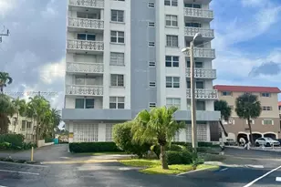 3113 S Ocean Dr, Hallandale Beach, FL 33009 - Photo 1