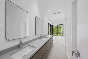 2710 S Le Jeune Rd, Coral Gables, FL 33134 - Photo 25