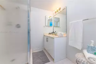 17801 N Bay Rd, Sunny Isles Beach, FL 33160 - Photo 9