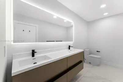 900 Biscayne Blvd #4202, Miami, FL 33132 - Photo 37