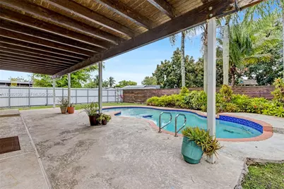 10555 SW 124th Rd, Miami, FL 33186 - Photo 3