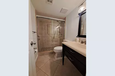 250 Jacaranda Dr #109, Plantation, FL 33324 - Photo 17