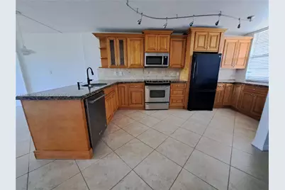 250 Jacaranda Dr #109, Plantation, FL 33324 - Photo 3