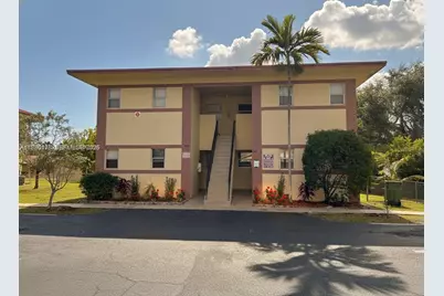 825 SW 10th St #C, Hallandale Beach, FL 33009 - Photo 11