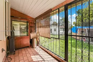 560 NW 97th St, Miami, FL 33150 - Photo 13