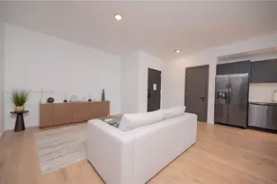 398 NE 5th St, Miami, FL 33132 - Photo 15