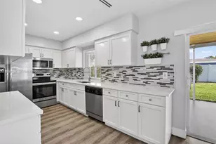 8008 NW 101st Ave, Tamarac, FL 33321 - Photo 11