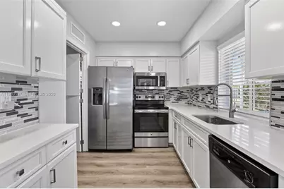 8008 NW 101st Ave, Tamarac, FL 33321 - Photo 13