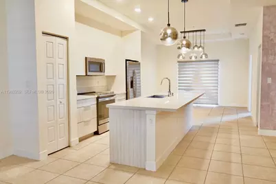 7925 NW 104th Ave #32, Doral, FL 33178 - Photo 5