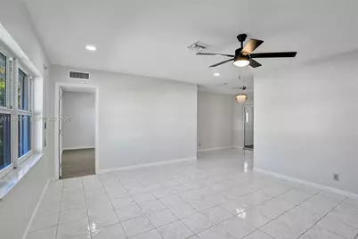 2621 SW Natura Ave, Deerfield Beach, FL 33441 - Photo 5