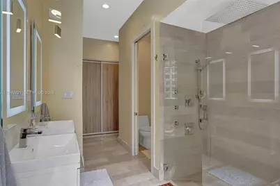 1529 Shoreline Way #1529, Hollywood, FL 33019 - Photo 37