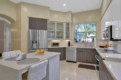 1529 Shoreline Way #1529, Hollywood, FL 33019 - Photo 11