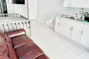 18901 NW 77th Ct, Hialeah, FL 33015 - Photo 5