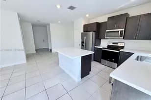 2418 SE 10th Ct, Homestead, FL 33035 - Photo 3