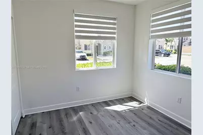 2418 SE 10th Ct, Homestead, FL 33035 - Photo 7