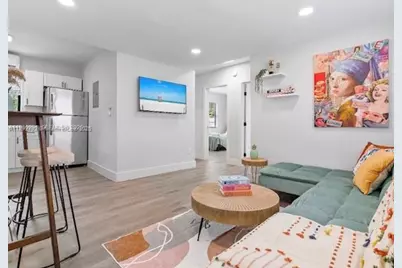 584 NW 30th St, Miami, FL 33127 - Photo 7