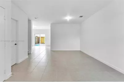 11925 NW 46th St, Coral Springs, FL 33076 - Photo 9