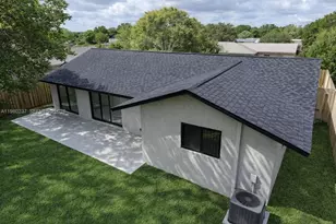 4020 NW 93rd Way, Sunrise, FL 33351 - Photo 41