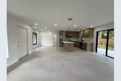 4020 NW 93rd Way, Sunrise, FL 33351 - Photo 9