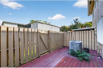 5843 Woodlands Blvd, Tamarac, FL 33319 - Photo 37