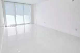 55 SE 6th St, Miami, FL 33131 - Photo 5