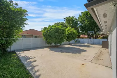 20560 NW 17th Ave, Miami Gardens, FL 33056 - Photo 23