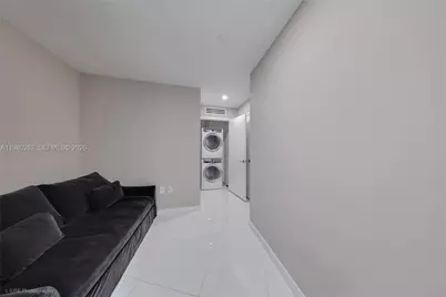 851 NE 1st Ave #3402, Miami, FL 33132 - Photo 17