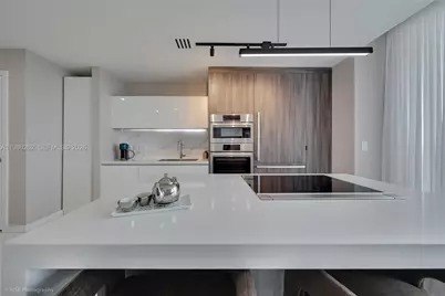 851 NE 1st Ave #3402, Miami, FL 33132 - Photo 5