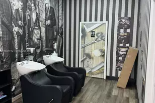 Listing â€“ BarberÃ­a Kendall, Kendall, FL 33186 - Photo 1