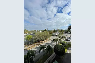 2500 SW 6th St #404, Miami, FL 33135 - Photo 17