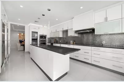 5959 Collins Ave #1606, Miami Beach, FL 33140 - Photo 9