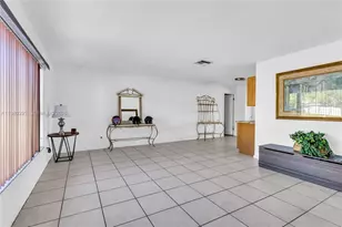 8209 NW 91st Ave, Tamarac, FL 33321 - Photo 7