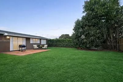 3930 NW 185th St, Miami Gardens, FL 33055 - Photo 7