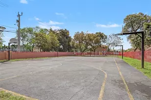 6525 W 26th Dr, Hialeah, FL 33016 - Photo 27