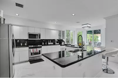 11008 NW 73rd St, Doral, FL 33178 - Photo 23