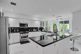 11008 NW 73rd St, Doral, FL 33178 - Photo 23